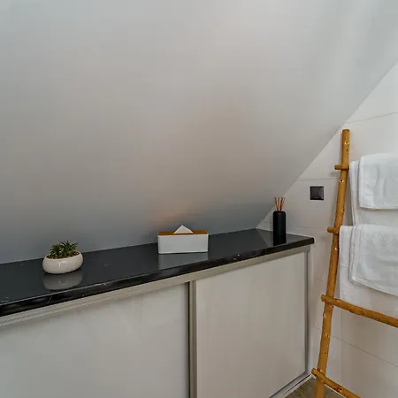 Novi Apartment